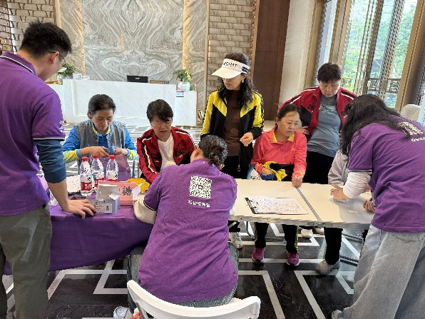 2025年10月30日在大宁金茂府小区举办免费体验居家养老上门服务一小时